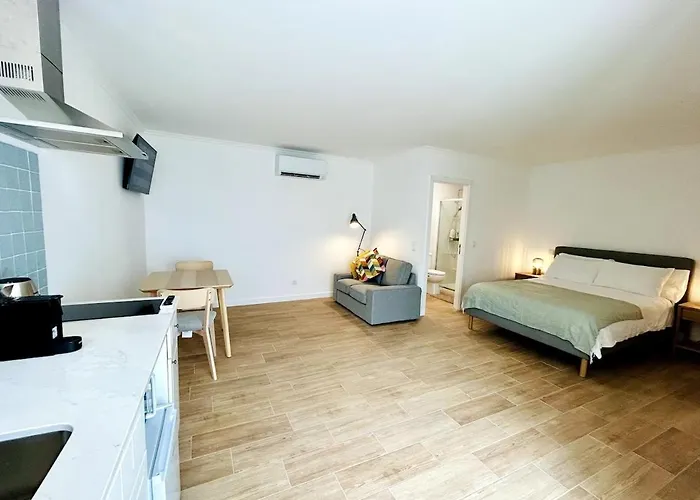 Apartment Casa Martins Country 8 - Courtyard And Pool